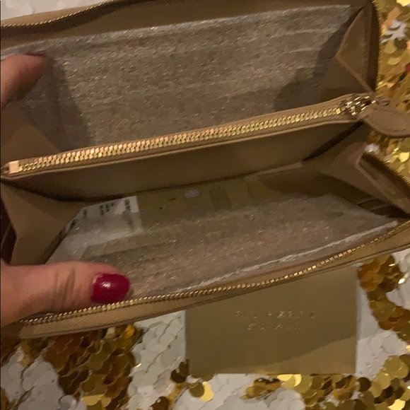 Burberry plaid tan wallet - Picture 3 of 6